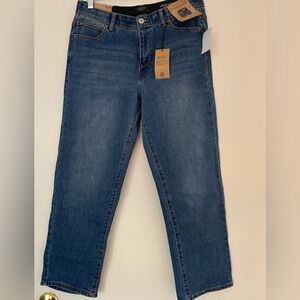 Kensie Women's Curve Appeal Straight Leg Jeans